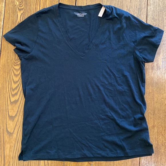 *NEW WITH TAGS* VICTORIA’S SECRET PAJAMA SET! Size L/XL - Picture 2 of 9